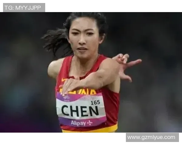 足球明星的女儿展现惊人球技踢球视频引发热议与关注